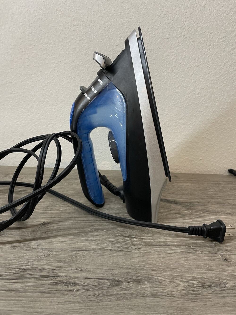 Hamilton Beach 2-in-1 Steam Iron Garment Steamer 1200W Black Blue 14525F